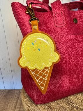 SUGAR SNAP PORTLAND Leather Ice Cream Scoop Purse Charm FAST SHIP PLG KEYCHAIN